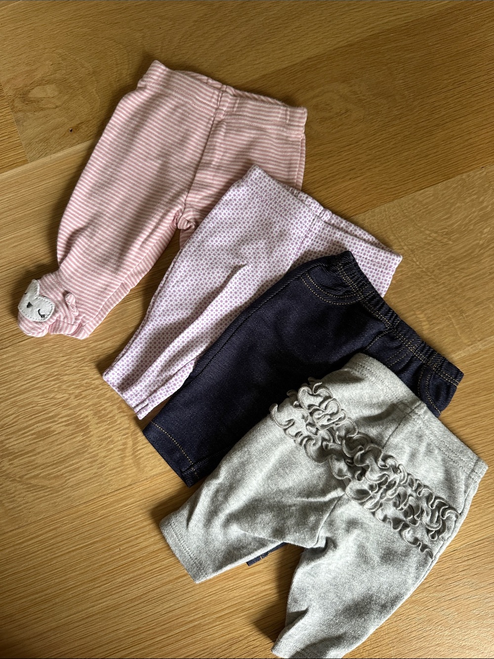 Newborn/ 0-3m 23 piece baby girl bundle - Picture 11 of 11